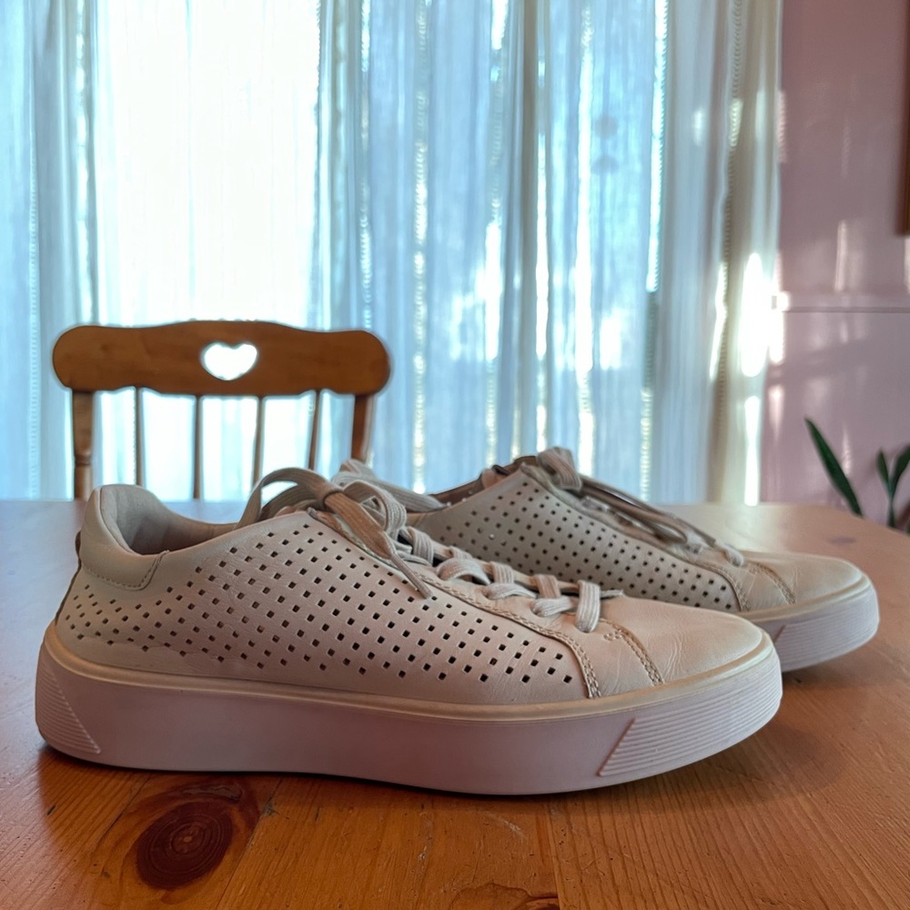 Ecco Women’s Cream & Pink Sneakers—cleaned and ready to go!